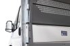 Verbindung von Plane zum Fahrzeug eines Kleintransporters